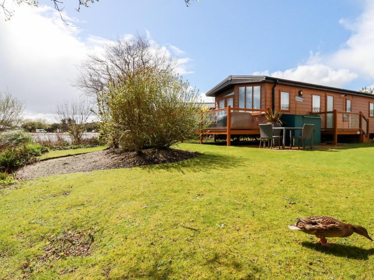 Lake View 10 Par Exterior photo